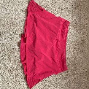 Lululemon play off the pleats skirt.  Good condition. Size 6. Pink